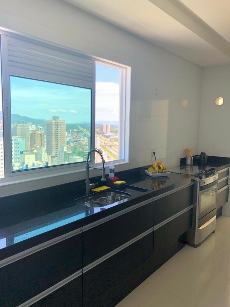 COBERTURA com belíssima vista para o mar e jacuzzi Itapema Exterior foto